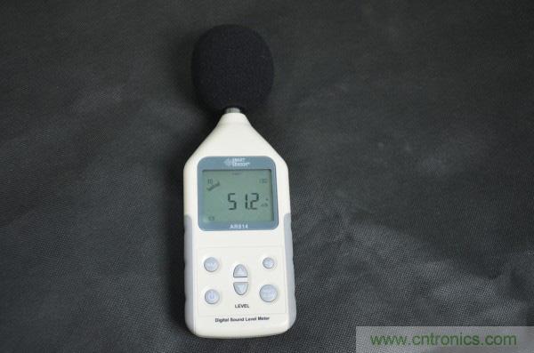 隻有奶瓶大小的閃電去漬小神器 &mdash;&mdash;海爾咕咚手持式洗衣機