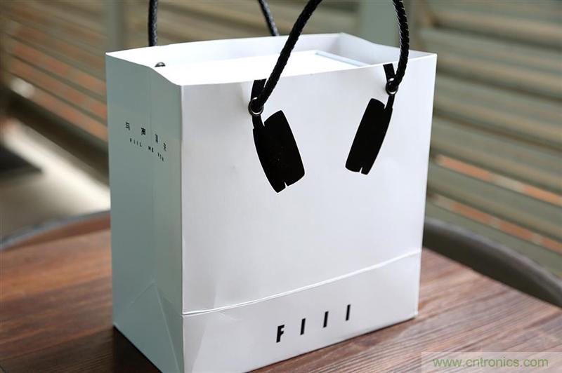 頭條哥的夢想之作！FIIL耳機能讓汪峰上頭條否？