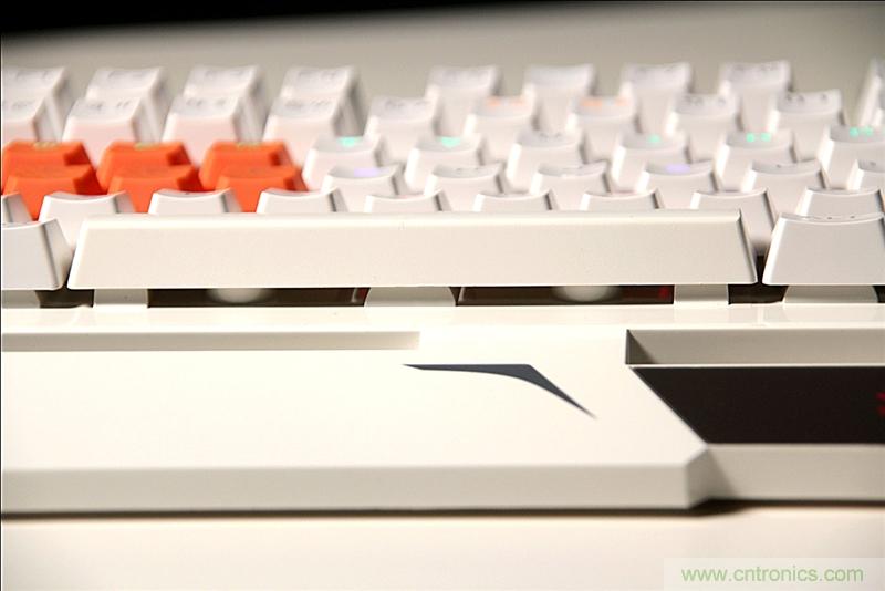 曾經的網吧統治者&mdash;雙飛燕血手幽靈機械鍵盤，真世界最快？