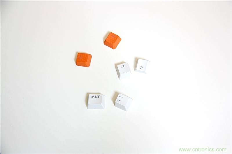 曾經的網吧統治者&mdash;雙飛燕血手幽靈機械鍵盤，真世界最快？