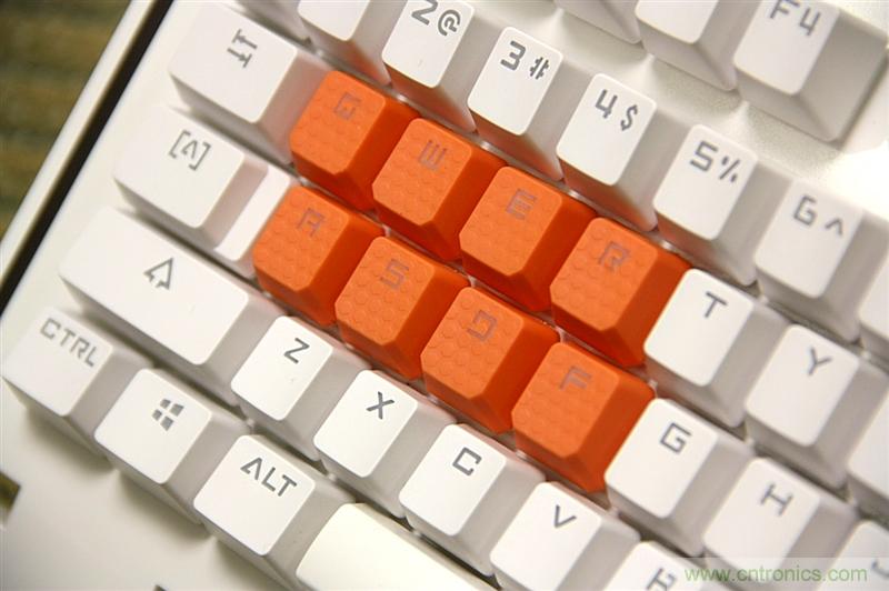 曾經的網吧統治者&mdash;雙飛燕血手幽靈機械鍵盤，真世界最快？