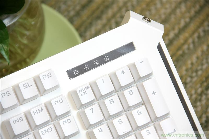 曾經的網吧統治者&mdash;雙飛燕血手幽靈機械鍵盤，真世界最快？