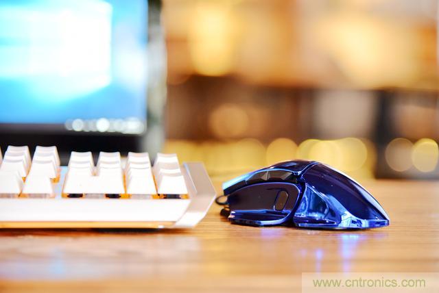 左手寫愛，右手寫他&mdash;&mdash;從此鍵盤鼠標不分家！