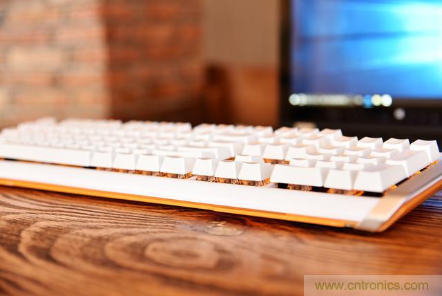 左手寫愛，右手寫他&mdash;&mdash;從此鍵盤鼠標不分家！