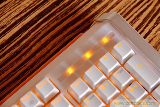 左手寫愛，右手寫他&mdash;&mdash;從此鍵盤鼠標不分家！