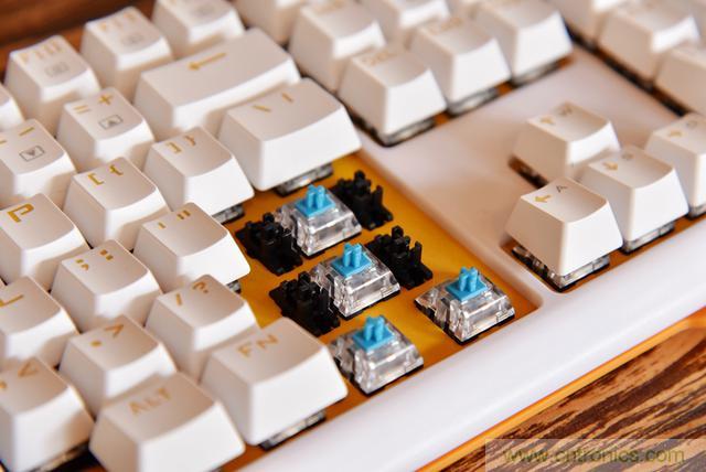 左手寫愛，右手寫他&mdash;&mdash;從此鍵盤鼠標不分家！