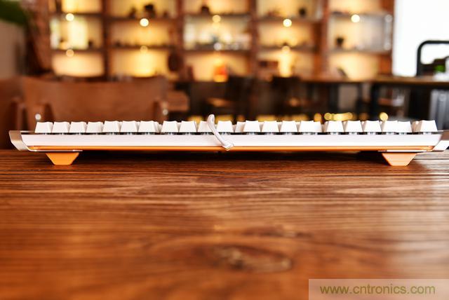 左手寫愛，右手寫他&mdash;&mdash;從此鍵盤鼠標不分家！