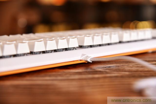 左手寫愛，右手寫他&mdash;&mdash;從此鍵盤鼠標不分家！