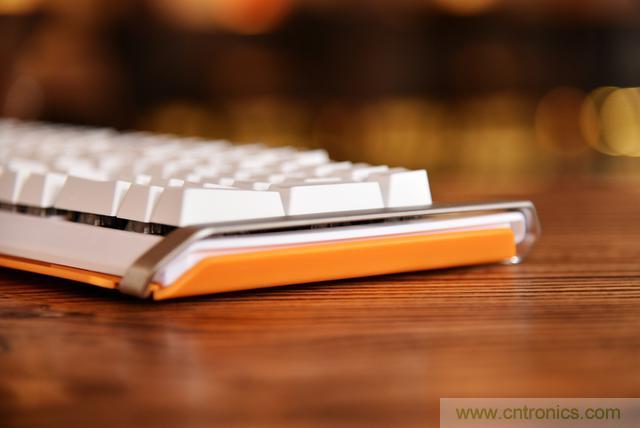 左手寫愛，右手寫他&mdash;&mdash;從此鍵盤鼠標不分家！