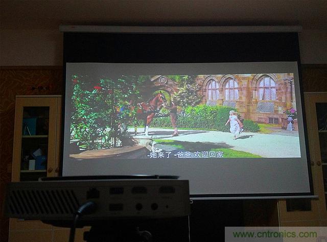 無屏電視時代已然來臨，客廳你做好準備了嗎？