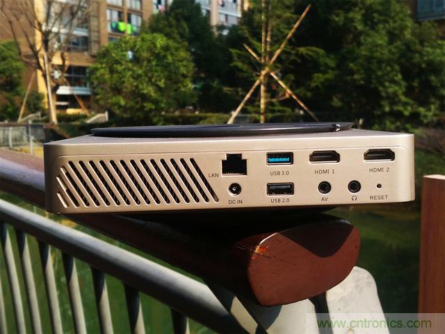 無屏電視時代已然來臨，客廳你做好準備了嗎？