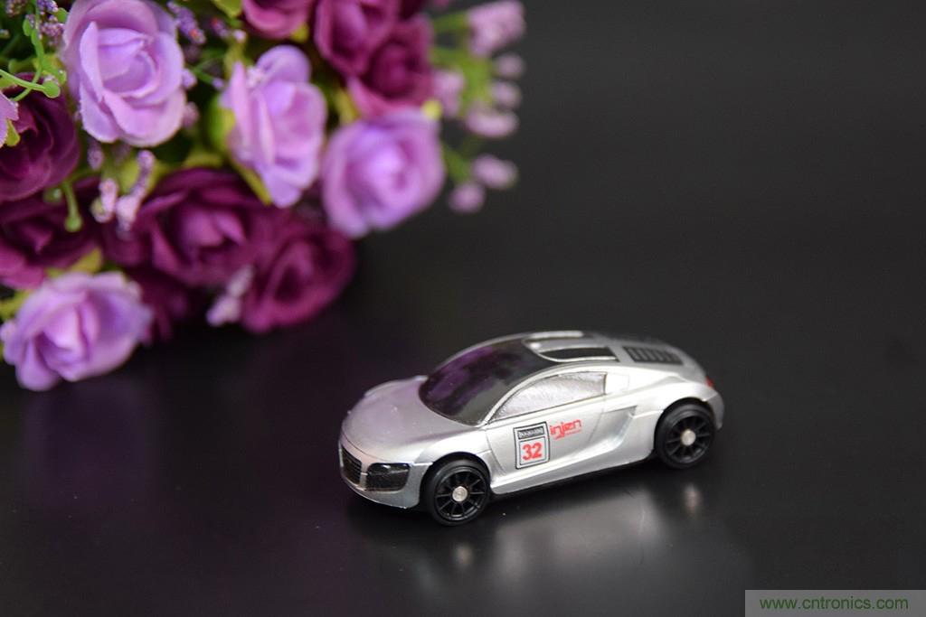 虛擬與現實相結合的飛車遊戲，讓你體驗速度與激情的碰撞！