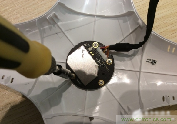 真飛機拆不著，那就來拆拆無人機&ldquo;鼻祖&rdquo;大疆吧！