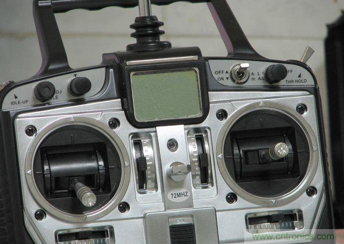 無人機 DIY 製作全過程，酷得不要不要的！