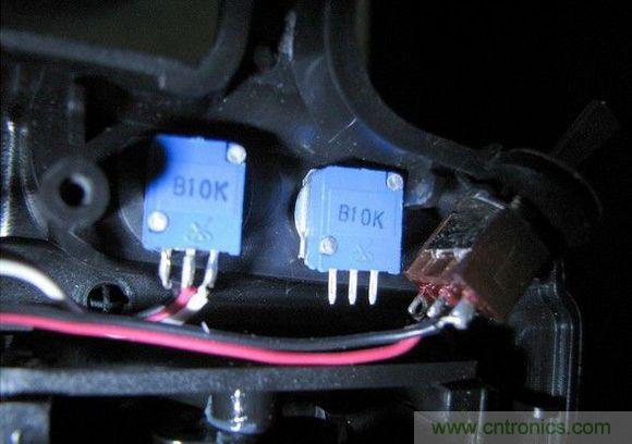 無人機 DIY 製作全過程，酷得不要不要的！