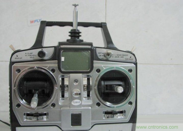 無人機 DIY 製作全過程，酷得不要不要的！