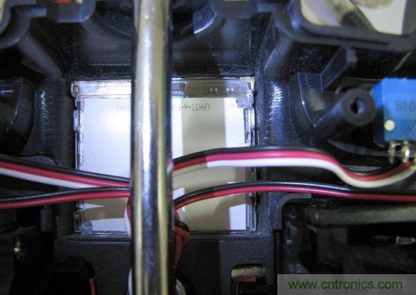 無人機 DIY 製作全過程，酷得不要不要的！