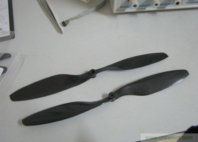 無人機 DIY 製作全過程，酷得不要不要的！