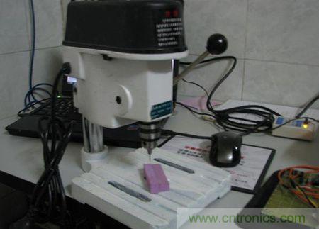 無人機 DIY 製作全過程，酷得不要不要的！