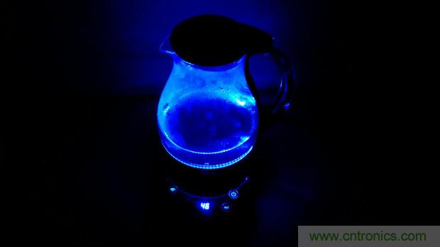 新的智能養生之道，從一個易叮雲智能水壺開始