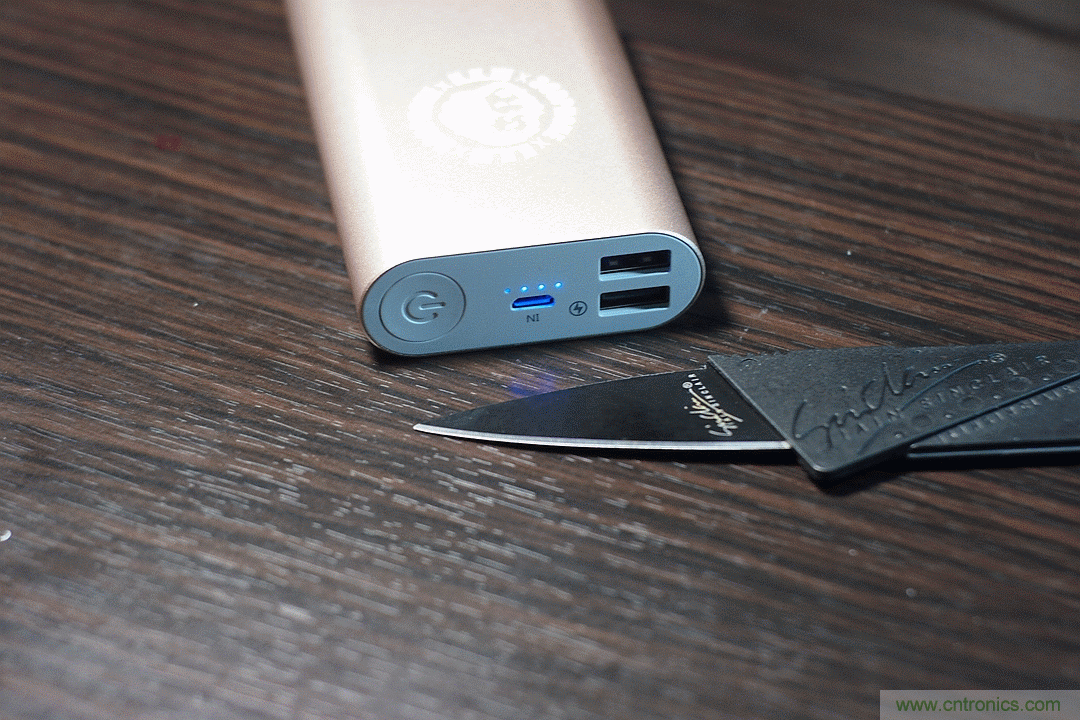 移動電源也玩雙引擎？快到你想象不到