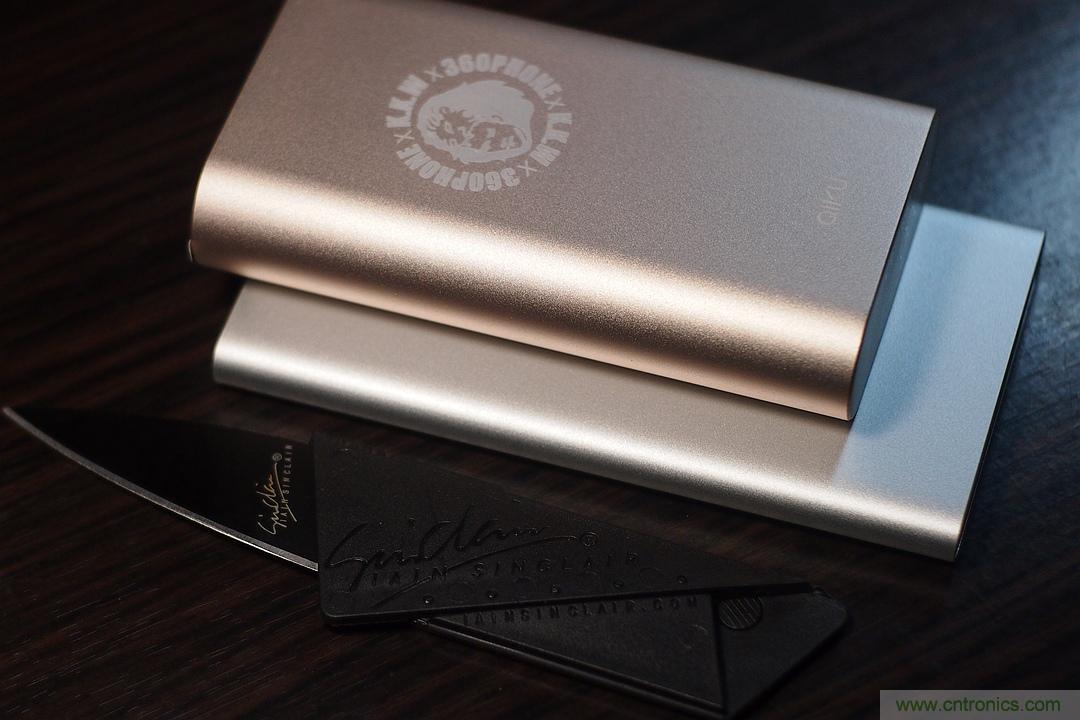 移動電源也玩雙引擎？快到你想象不到