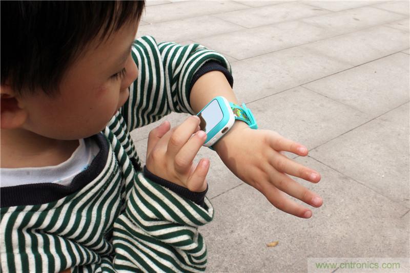 別讓《失孤》重演，360兒童手表幫你定住家中小頑童！