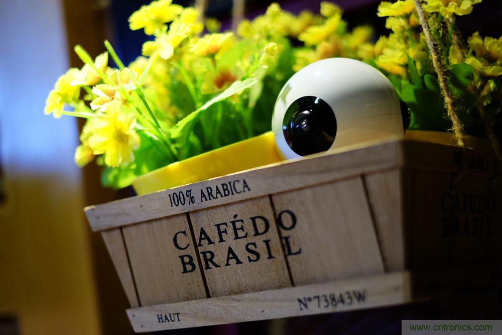 造型神似BB8，讓照片翻滾起來&mdash;&mdash;暴風魔眼