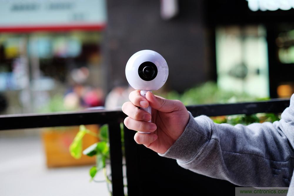 造型神似BB8，讓照片翻滾起來&mdash;&mdash;暴風魔眼