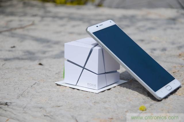 洛斐創意藍牙音箱，光與建築點綴生活