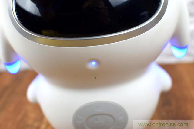 &ldquo;爸爸再不陪我，我就長大了&rdquo;&mdash;&mdash;小騰機器人