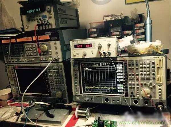 想看大牛是如何DIY射頻功放的嗎？