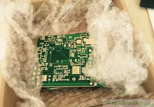 想看大牛是如何DIY射頻功放的嗎？