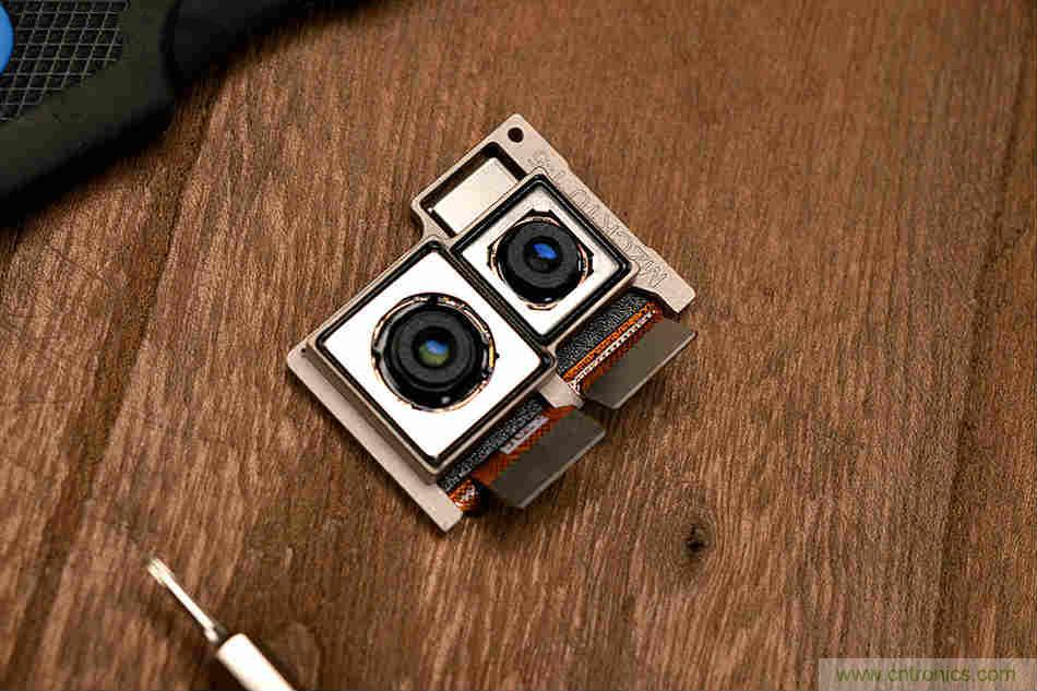 拆解魅族15 Plus：玩轉了新概念，但其工藝究竟如何？