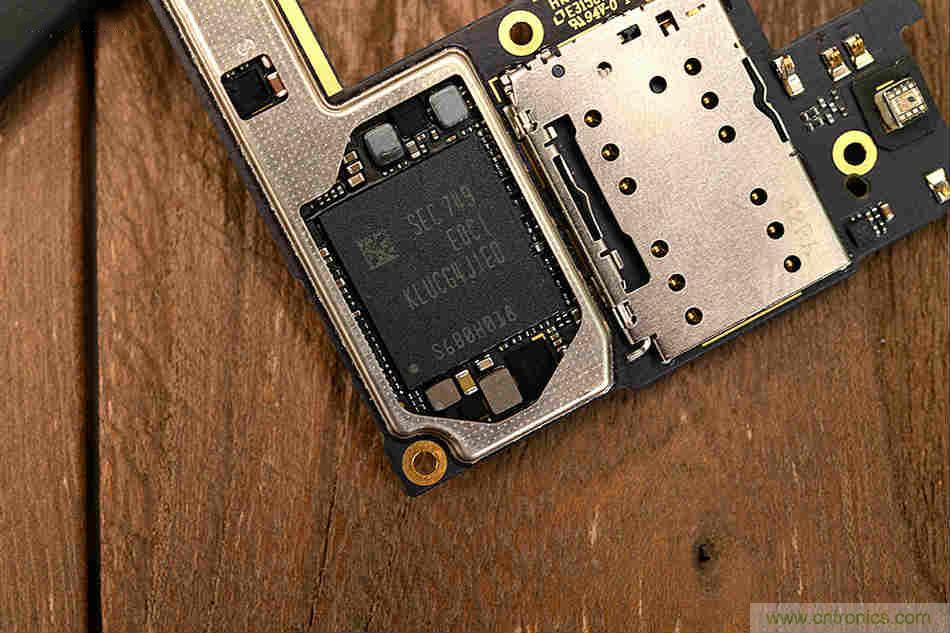 拆解魅族15 Plus：玩轉了新概念，但其工藝究竟如何？