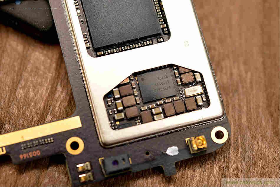 拆解魅族15 Plus：玩轉了新概念，但其工藝究竟如何？