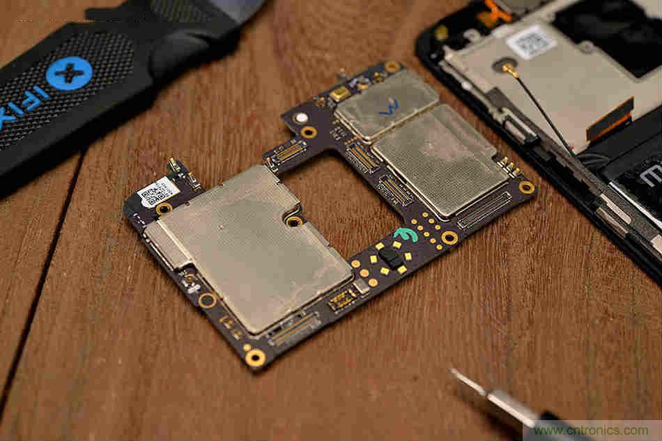 拆解魅族15 Plus：玩轉了新概念，但其工藝究竟如何？