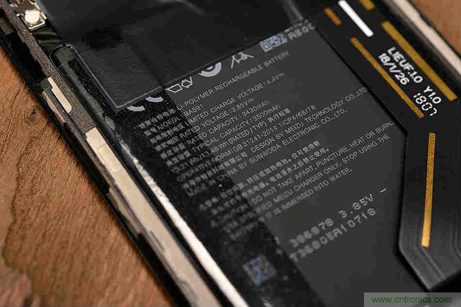 拆解魅族15 Plus：玩轉了新概念，但其工藝究竟如何？