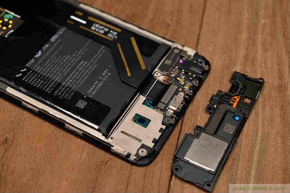 拆解魅族15 Plus：玩轉了新概念，但其工藝究竟如何？