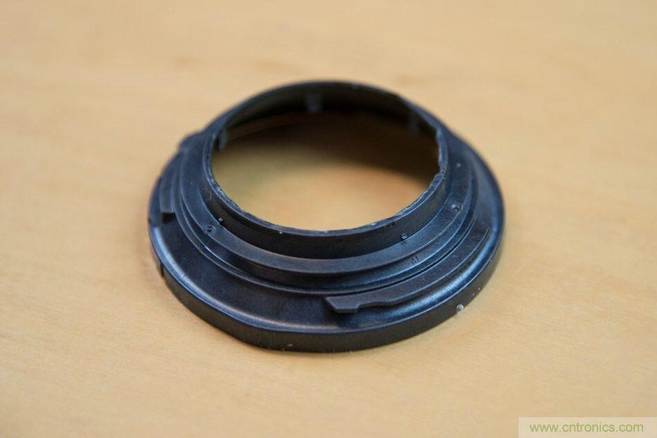 拆解戴森吹風機：近三千元的價格貴在哪？