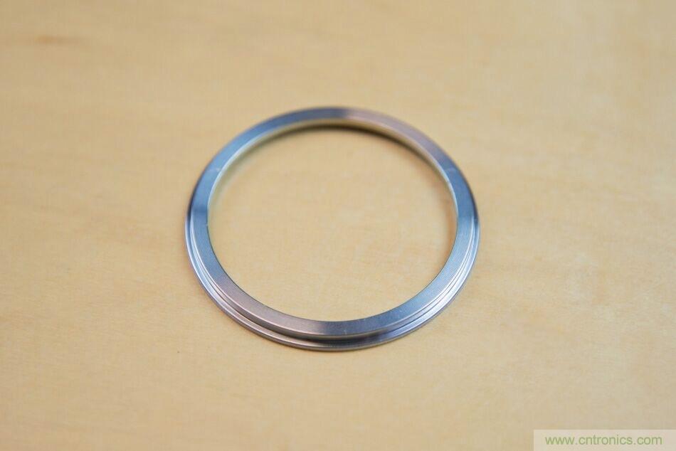 拆解戴森吹風機：近三千元的價格貴在哪？