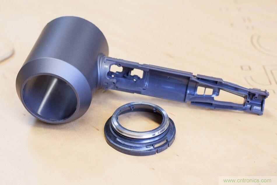 拆解戴森吹風機：近三千元的價格貴在哪？