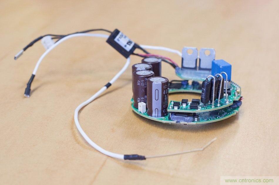 拆解戴森吹風機：近三千元的價格貴在哪？