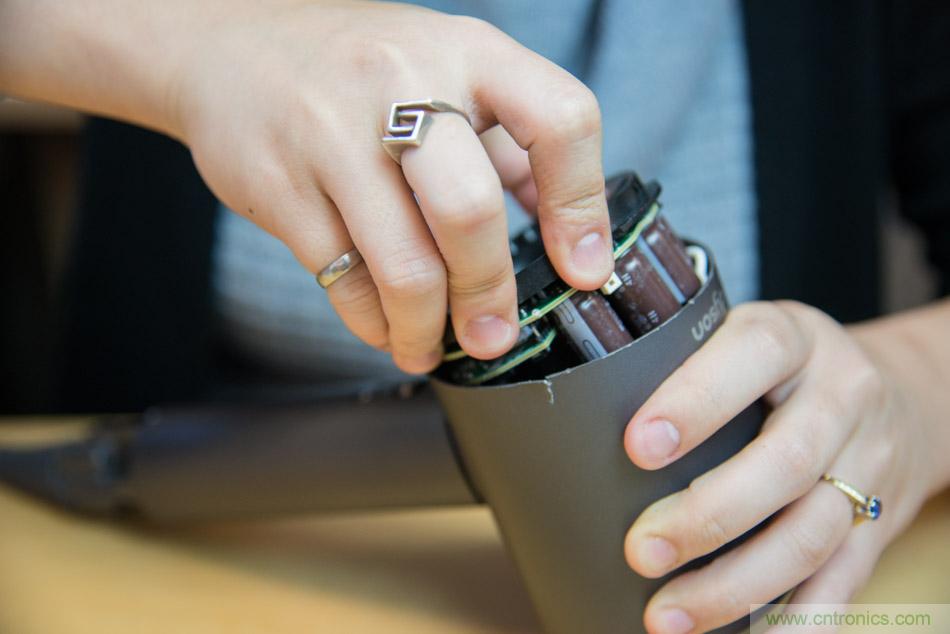 拆解戴森吹風機：近三千元的價格貴在哪？