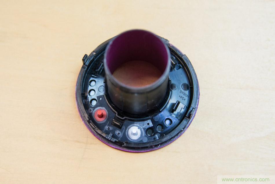 拆解戴森吹風機：近三千元的價格貴在哪？