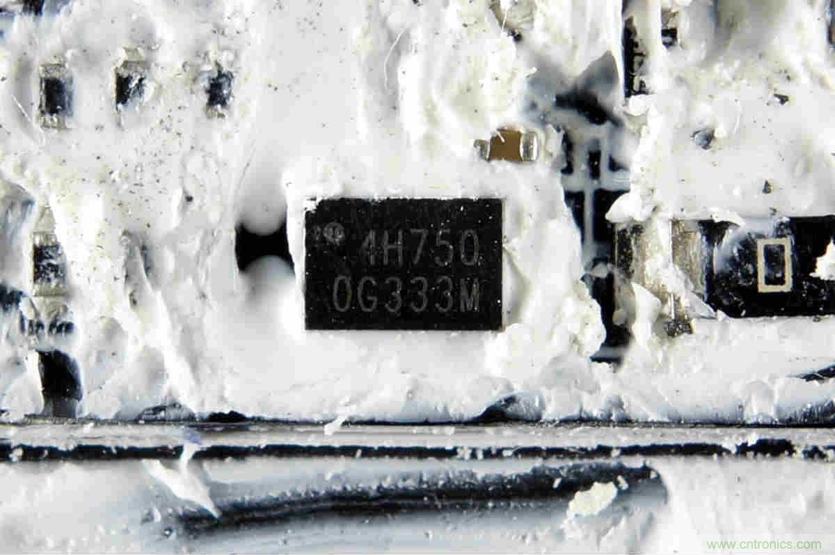 拆解對比：係出同門，小米、紫米無線充電器的差別有多大？