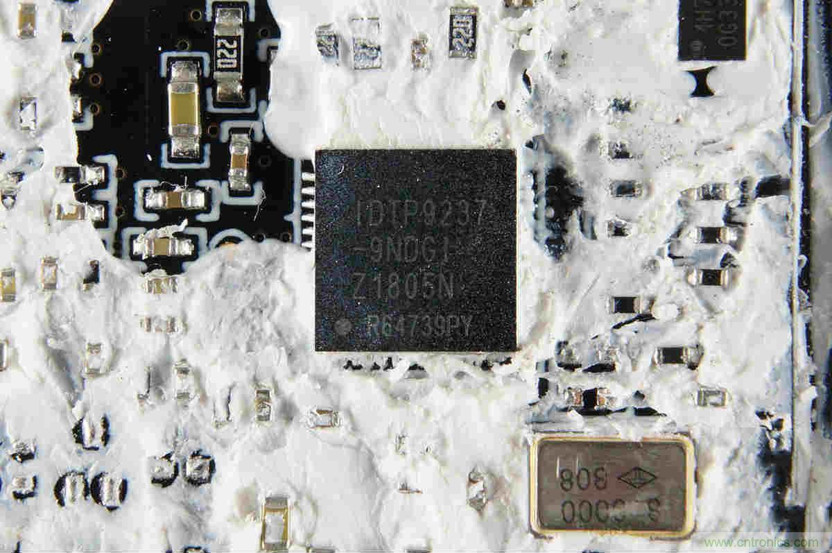 拆解對比：係出同門，小米、紫米無線充電器的差別有多大？