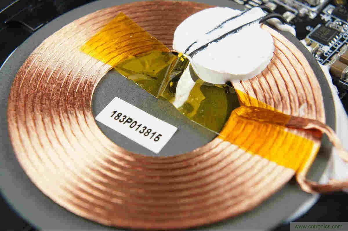 拆解對比：係出同門，小米、紫米無線充電器的差別有多大？