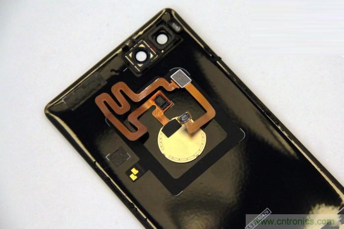 堅果R1拆解：內部設計究竟如何？