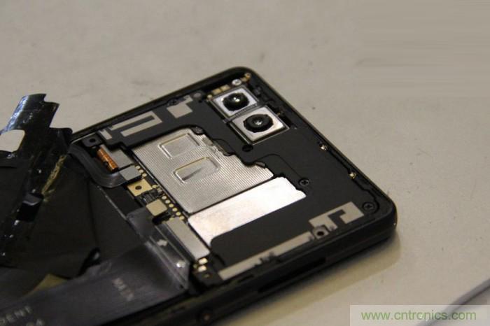 堅果R1拆解：內部設計究竟如何？